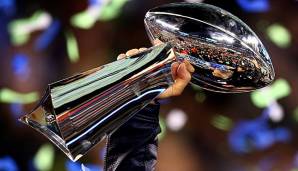 Der Sieger des Super Bowls darf die Vince Lombardi Trophy in die Höhe recken.
