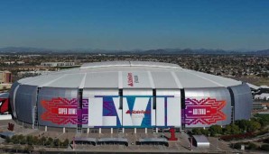 Super Bowl LVII steigt im State Farm Stadium in Glendale, Arizona.
