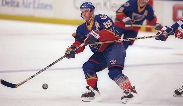 Platz 12: Brett Hull (St. Louis Blues) in der Saison 1991/92 mit 25 Spielen.
