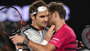 Ein schönes Endbild einer gnadenlosen Fünfsatzschlacht zwischen Roger Federer und Stan Wawrinka.